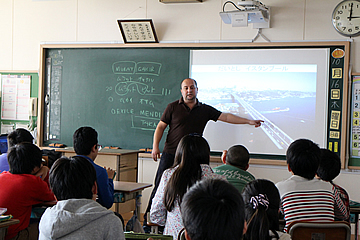 東小学校