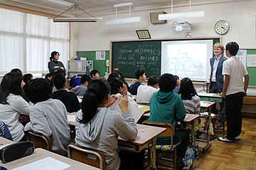 東小学校